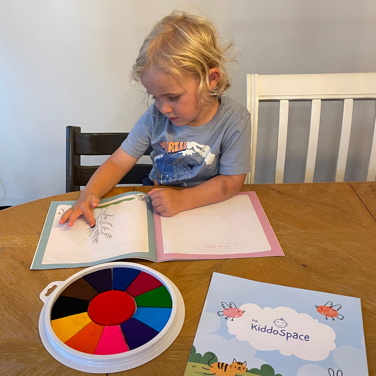 KiddoSpace Finger Painting Kit